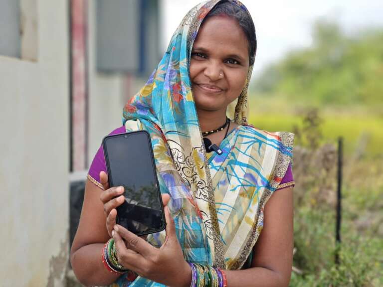 *दीपावली से पूर्व महतारी वंदन योजना की राशि मिलने से महिलाओं ने दीपावली पर की खुशियों की खरीदी*