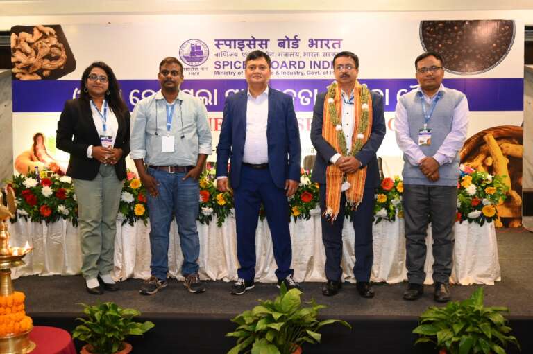 *मसाला व्यापार को बढ़ावा देने के लिए क्रेता-विक्रेता बैठक में शामिल हुए जशपुर जिले के किसान*