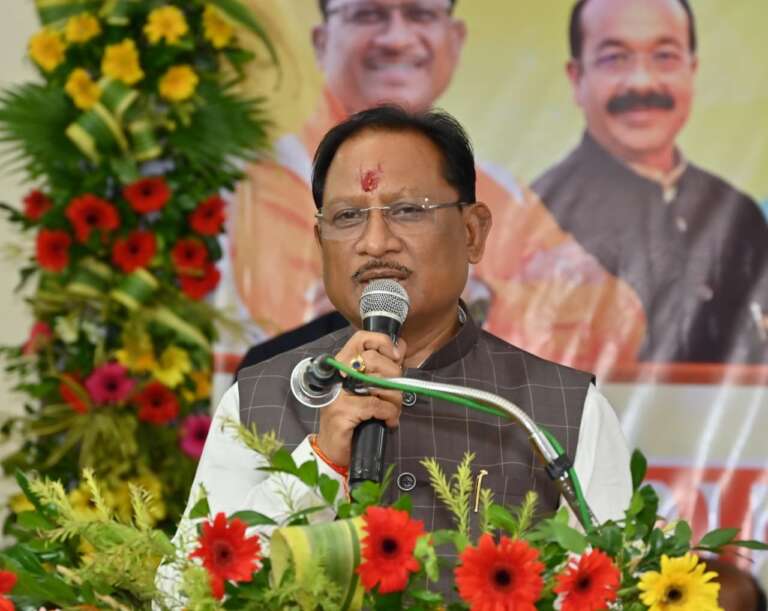 *मुख्यमंत्री विष्णुदेव साय के निर्देश पर ग्रामीण इलाकों में लो वोल्टेज की समस्या दूर करने 102 ट्रांसफार्मर स्वीकृत, अंधेरे की समस्या से मुक्त हो कर विकास की उजाले की ओर बढ़े कदम*
