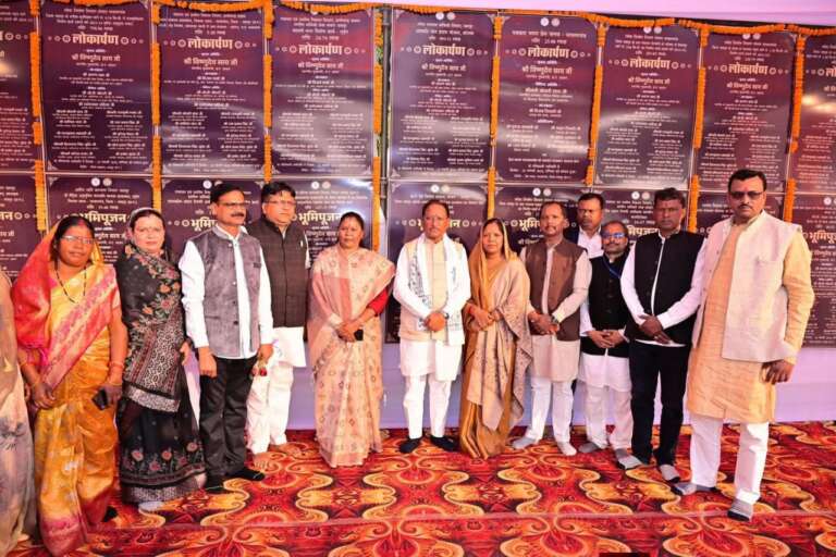 *मुख्यमंत्री श्री विष्णुदेव साय ने कोतबा क्षेत्र को दी विकास की बड़ी सौगात, 51 करोड़ 73 लाख रुपये के 28 विकास कार्यों का किया लोकार्पण एवं भूमिपूजन…*