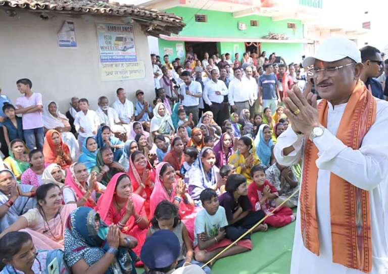 *सुशासन तिहार में मुख्यमंत्री पहुंचे चंदागढ़ : बरगद की छांव में सजी जनचौपाल…*