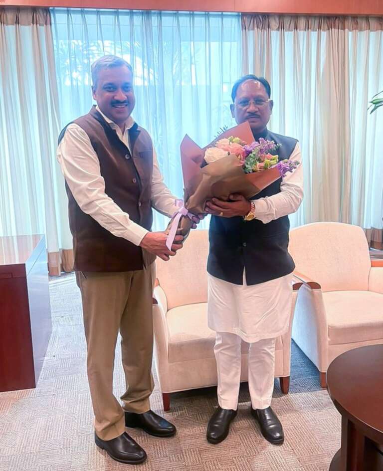 *वैश्विक निवेश के मंच पर छत्तीसगढ़ की नई छलांग: मुख्यमंत्री श्री विष्णुदेव साय सिंगापुर पहुँचे, निवेशकों के साथ संभावनाओं पर होगी महत्वपूर्ण चर्चा…*